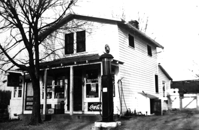 Goades'Grocery Store in Victoria, MO